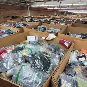 AMAZON CLOTHING TRUCKLOAD
